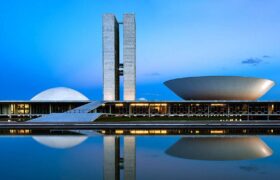 PLP 42 e Aposentadoria Especial: O fim da idade mínima vai sair?